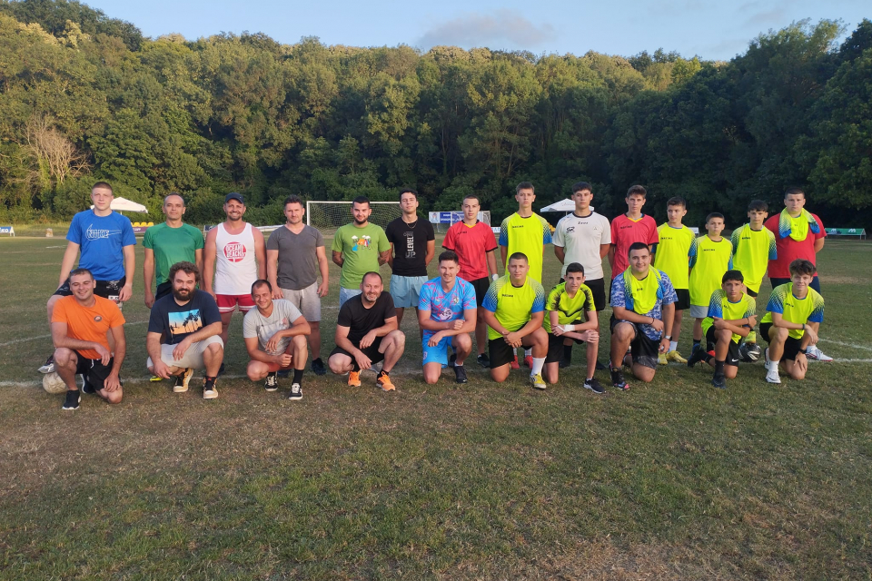 92 деца от 9 училища в Сливен участваха в безплатен летен спортен лагер в Приморско по програма на Местната комисия за борба срещу противообществените...